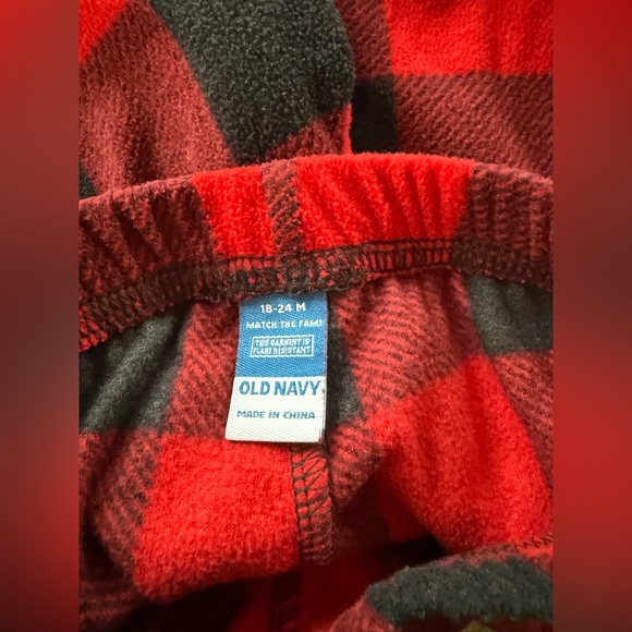 Old Navy Holiday Fleece Pajamas In Red Plaid Size 18-24 M - Picture 4 of 7